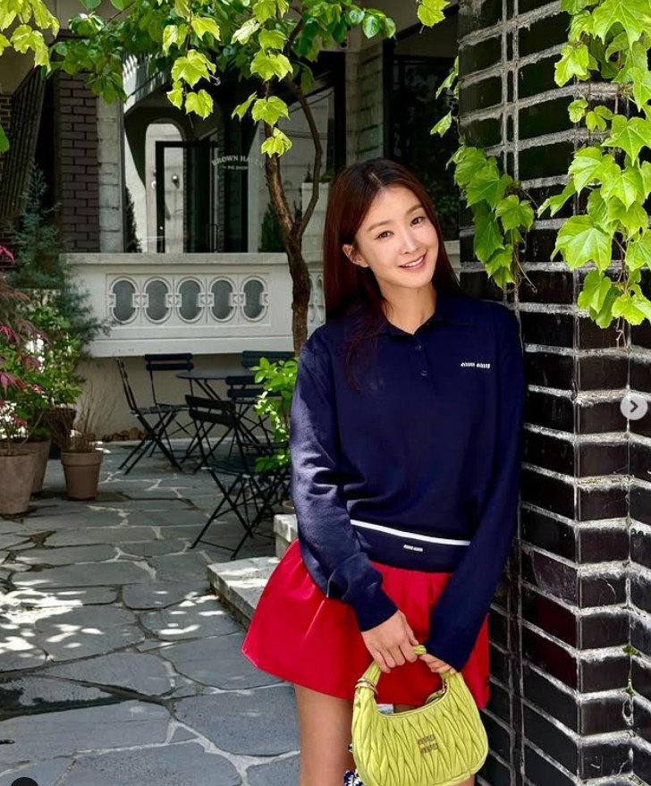 '이혼' 이시영, 미니스커트로 뽐낸 늘씬 각선미…완벽 비율까지 [N샷]