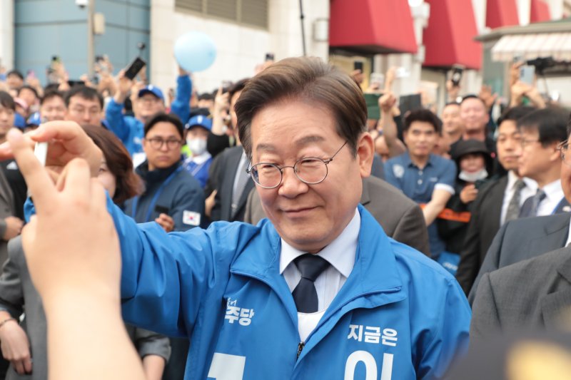 이재명, 먹사니즘 강조하며 "3년간 성능 개량한 공적 머슴 한번 써 달라"