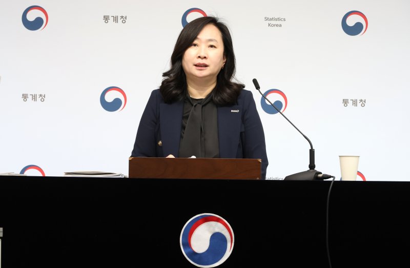 [세종=뉴시스] 강종민 기자 = 공미숙 통계청 사회통계국장. 2025.04.09. ppkjm@newsis.com