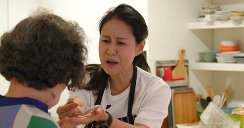 '11㎏ 증가' 근황 이승신, 짬뽕국물에 유통기한 지난 치즈…냉장고 '경악'