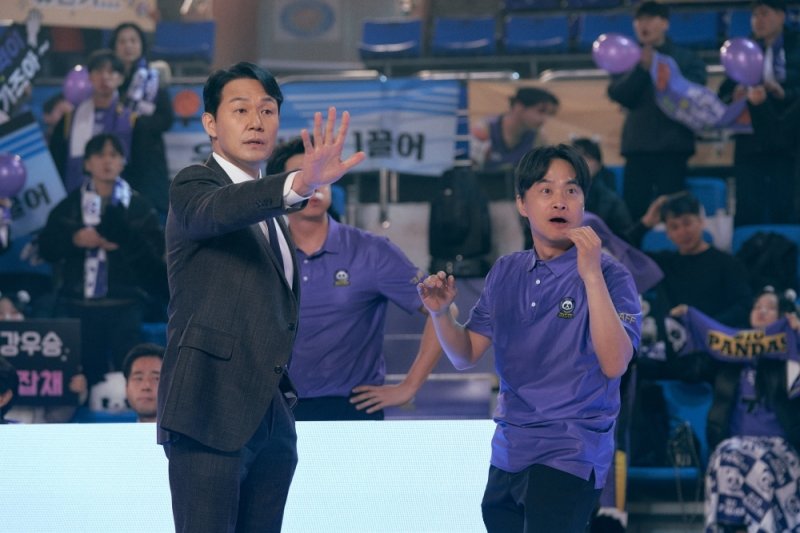 '맹감독의 악플러' 박성웅, 프로농구 감독 변신…강렬 카리스마