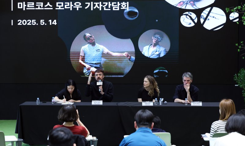 '무용계의 슈팅 스타' 마르코스 모라우 "전통 무용 교육받지 않은게 제 강점"