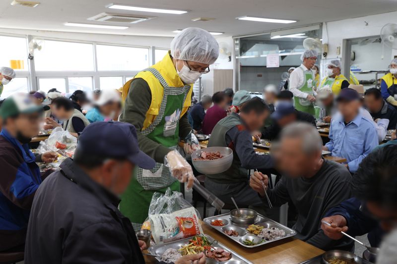 백승보 조달청 차장, 지역 어르신 무료급식 봉사