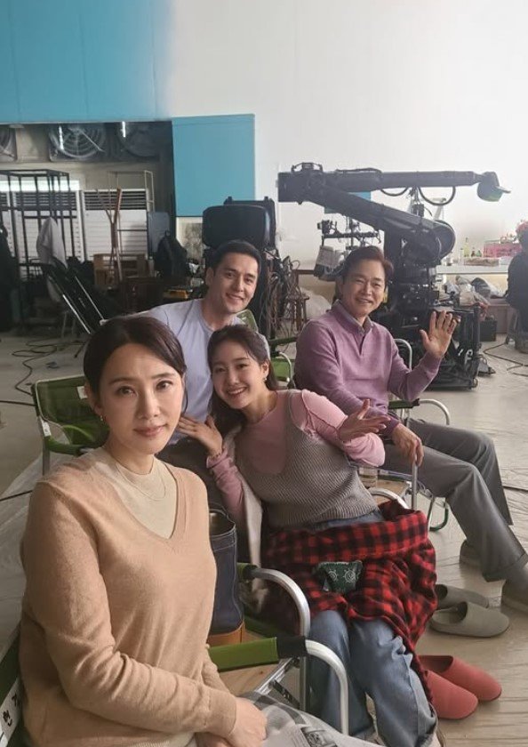 이순재 빠진 '지붕킥' 모임…정보석 "선생님 건강해지시길"