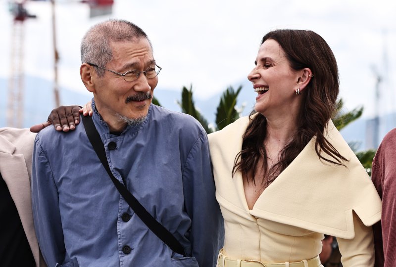 홍상수 감독, 칸 영화제 심사위원으로 레드카펫 밟아 [뉴시스Pic]