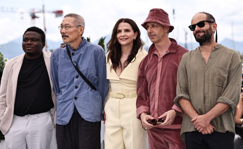 홍상수 감독, 칸 영화제 심사위원으로 레드카펫 밟아 [뉴시스Pic]