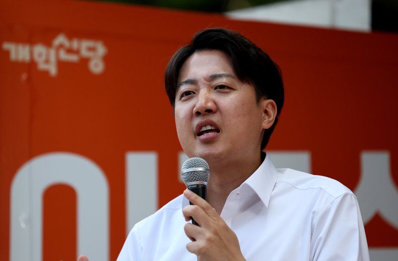 이준석 "尹, 국힘 탈당하더라도 표심 영향 없어..너무 늦었다"