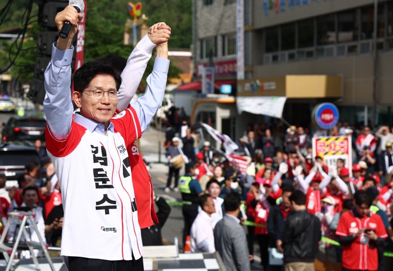 이재명·김문수·이준석 연이틀 영남 집중 공략..TK 이어 PK서 2차전 맞붙었다