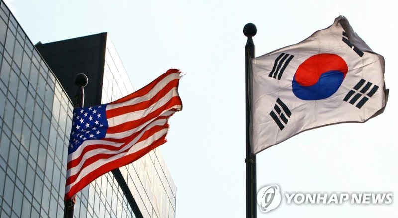 성조기(왼쪽)과 태극기.연합뉴스