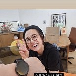 송은이, CEO 면모…차고 있던 시계 바로 홍윤화 선물