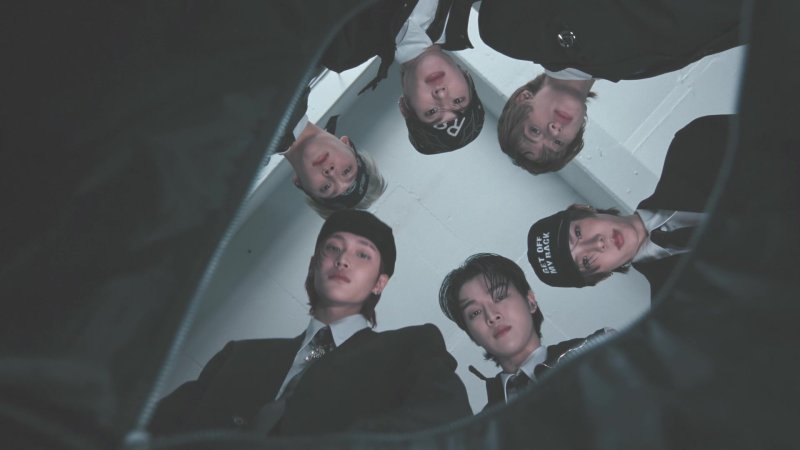 라이즈를 여행하는 브리즈를 위한 안내서 '오디세이' 프리미어…부유(浮遊)함이 부유(富有)하네