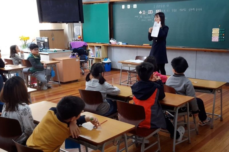 [대구=뉴시스] 대구 서구 평리동 비산초등학교에서 5학년 담임을 맡고 있는 박용미(39·여) 교사 사진. (사진=박용미 교사 제공) 2025.05.15. photo@newsis.com *재판매 및 DB 금지