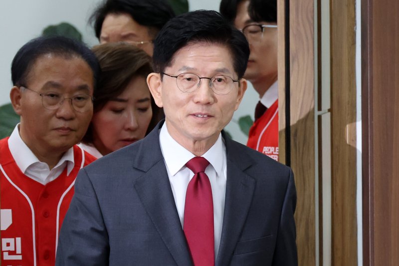 김문수 "민주, 이재명 위한 셀프 면죄 5대 악법 밀어붙여"