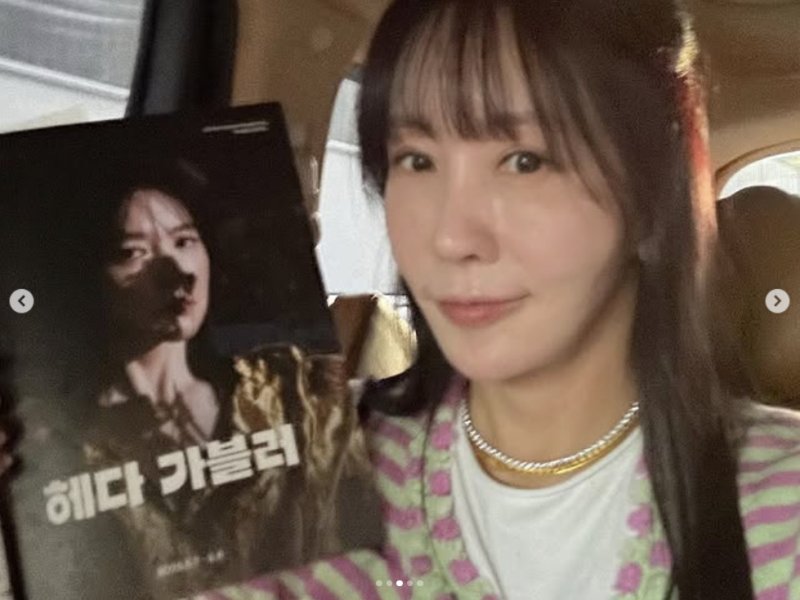 김정은, 이영애 연극 관람 인증 "언니의 처음 보는 얼굴…미치게 좋아"