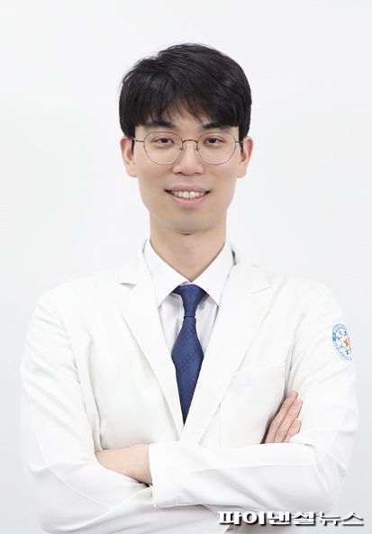 아침마다 “악” 발바닥 통증, 족저근막염 관리법[100세 시대 건강 설계]