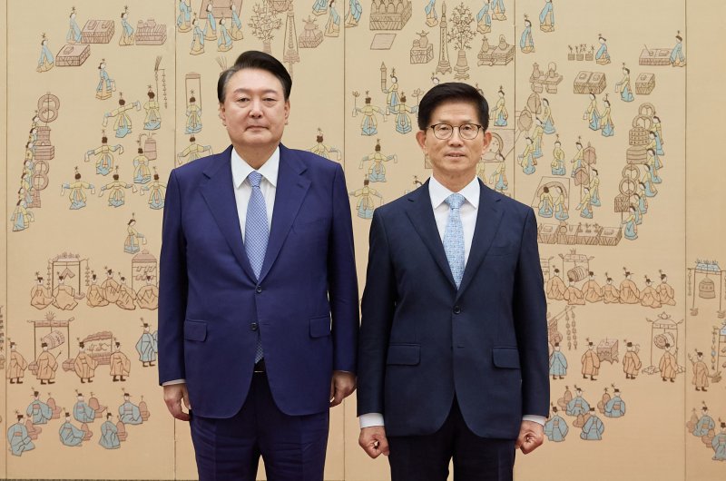 윤석열 전 바카라사이트 홍보 승리바카라과 김문수 국민의힘 바카라사이트 홍보 승리바카라 후보. (바카라사이트 홍보 승리바카라실 제공) /사진=뉴스1
