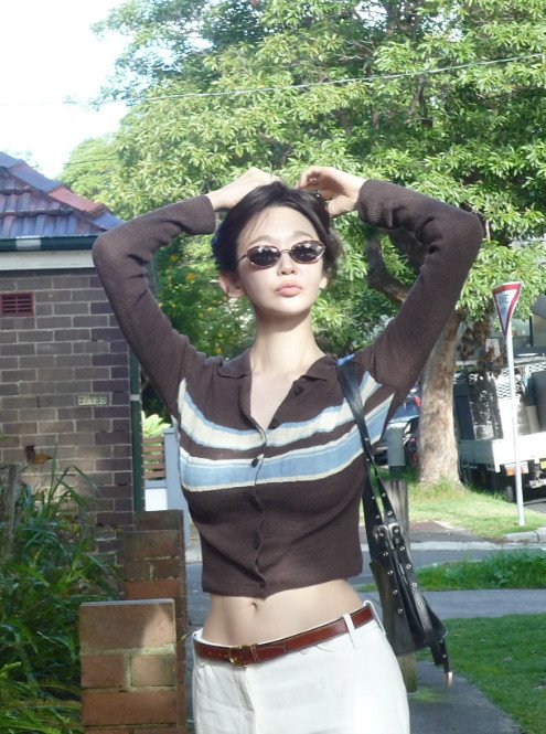 강민경, 한줌 개미허리…도자기 피부까지 '빛나는 미모' [N샷]