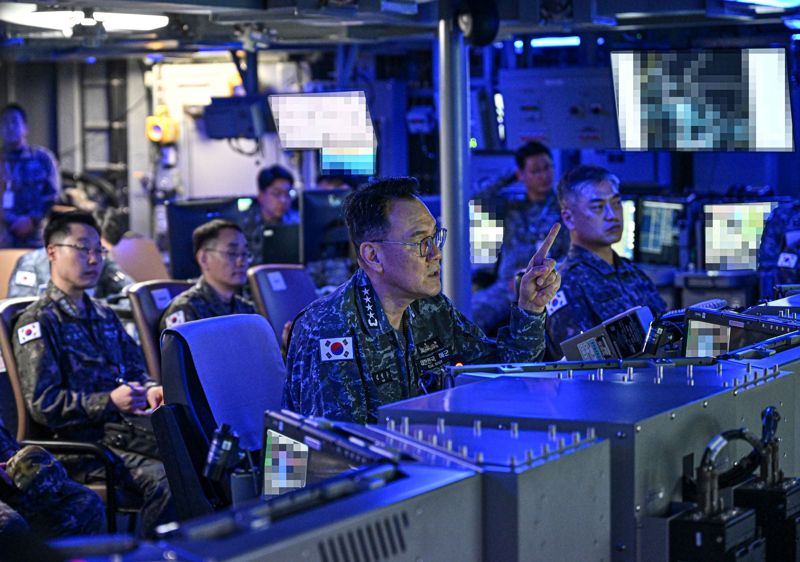 합참의장, 대비태세 현장점검 “해저부터 공중까지 국가안보 수호 이상무!”