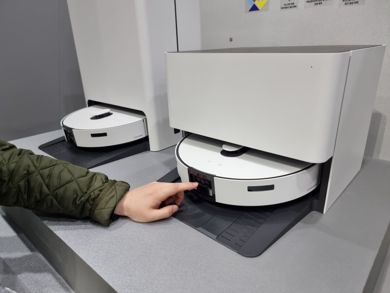 삼성전자 비스포크 AI 스팀 로봇청소기 신제품. 뉴시스