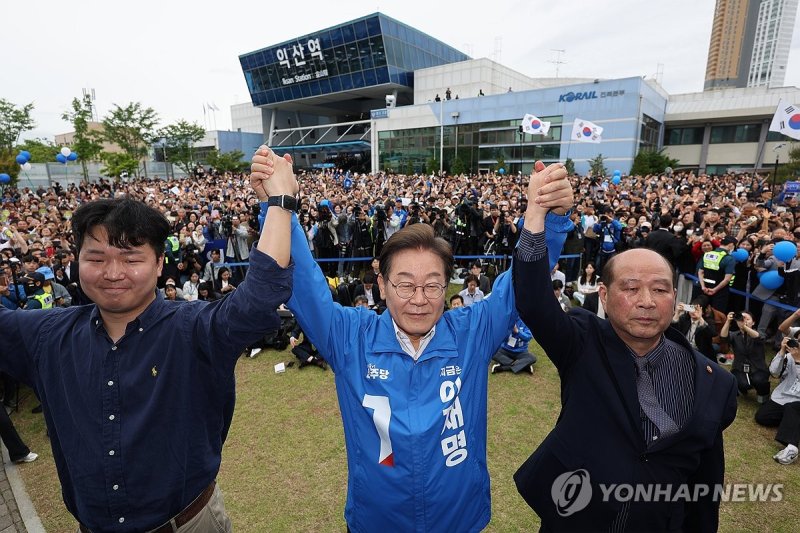이재명 "전북은 동학혁명 발상지…그 정신이 빛의 혁명으로"