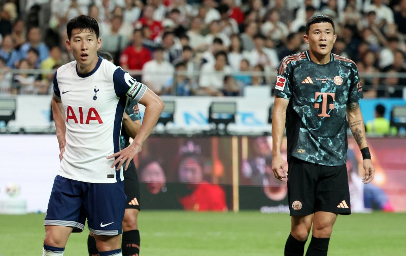 3일 오후 서울 마포구 상암동 서울월드컵경기장에서 열린 쿠팡플레이 시리즈 잉글랜드 프리미어리그 토트넘 홋스퍼와 독일 분데스리가 바이에른 뮌헨의 경기에서 토트넘 손흥민과 뮌헨 김민재가 코너킥 상황을 기다리고 있다. 2024.8.3/뉴스1 ⓒ News1 박지혜 기자