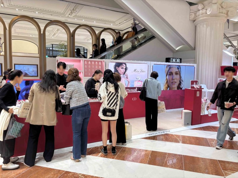 [이번주뭘살까] '나들이 절정'…패션·뷰티·식품 기획전 (출처=연합뉴스)