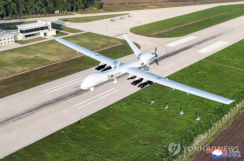 북한 김정은, 공군 방공·공습훈련 지도 (출처=연합뉴스)