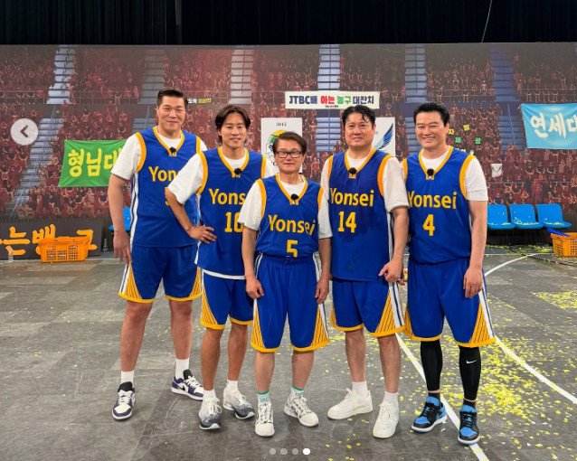 "다시 뭉친 독수리들" 서장훈에 우지원까지…연대 농구 레전드 모였다