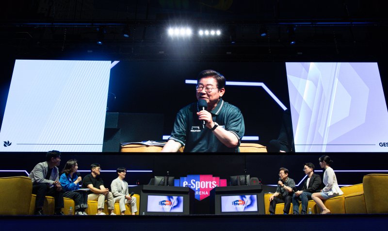 이재명 "e스포츠, 규제 대상과 블루오션 경계에 있어…잠재 시장 개발에 신경쓸 것"