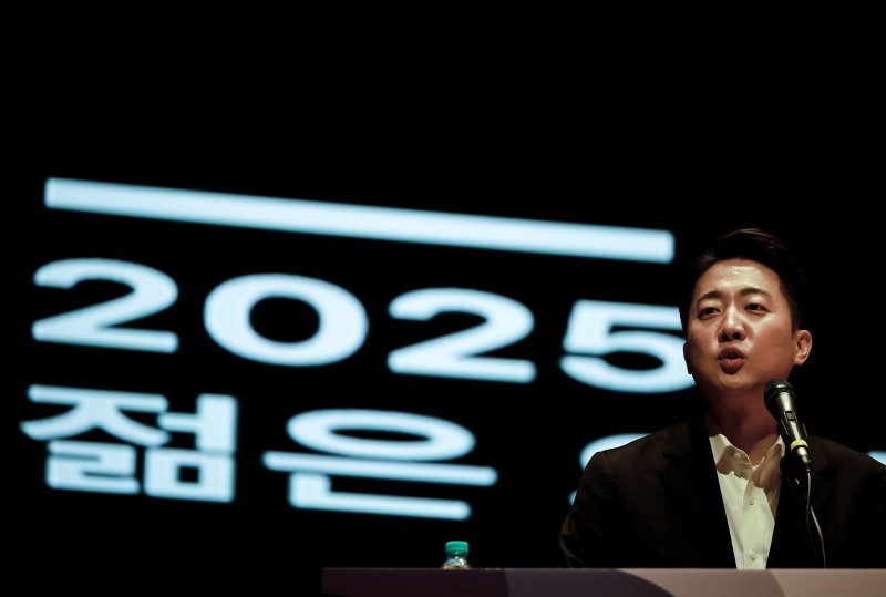 첫 호남 유세 맞대결…李 "텃밭이 아니라 죽비" 金 "5·18명령, 부패·거짓말 절대 안돼"(종합2보)