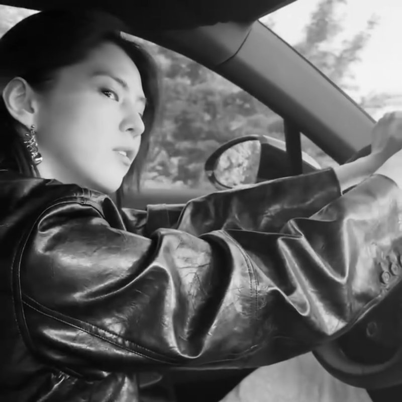 한소희, 11개 도시 월드투어로 데뷔후 첫 팬미팅…포스터 제작 참여