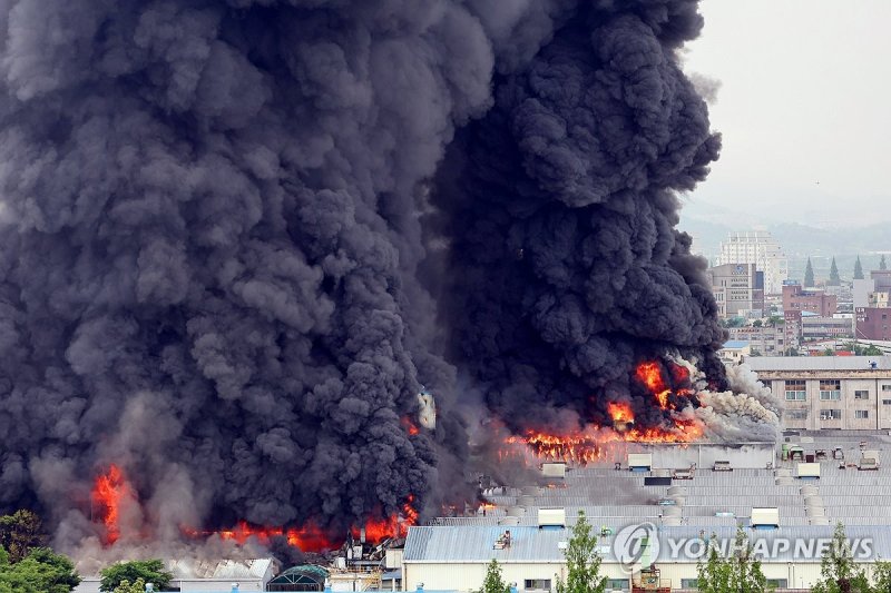 확산하는 금호타이어 공장 화재 (출처=연합뉴스)