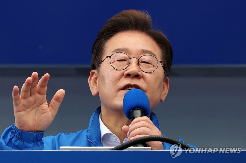 [속보]이재명 "검찰 영장청구권 독점 규정 폐지해야"