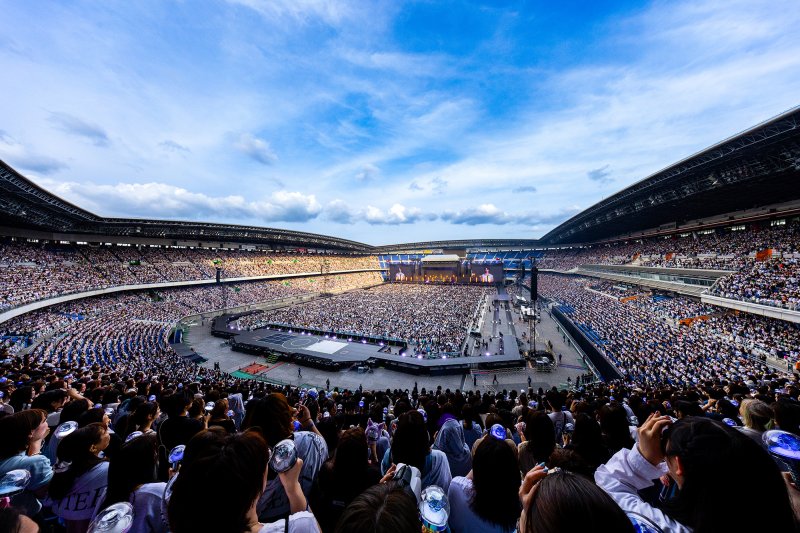 10주년 세븐틴, 다인원이 어떻게 캐럿의 '천연자원' 됐나…음악전문가 6人 분석