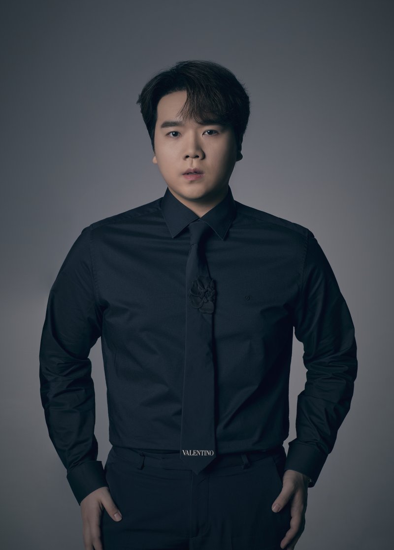 [서울=뉴시스] 테너 존노(사진=ⓒSangwook Lee, 크레디아 제공) 2025.05.17. photo@newsis.com *재판매 및 DB 금지