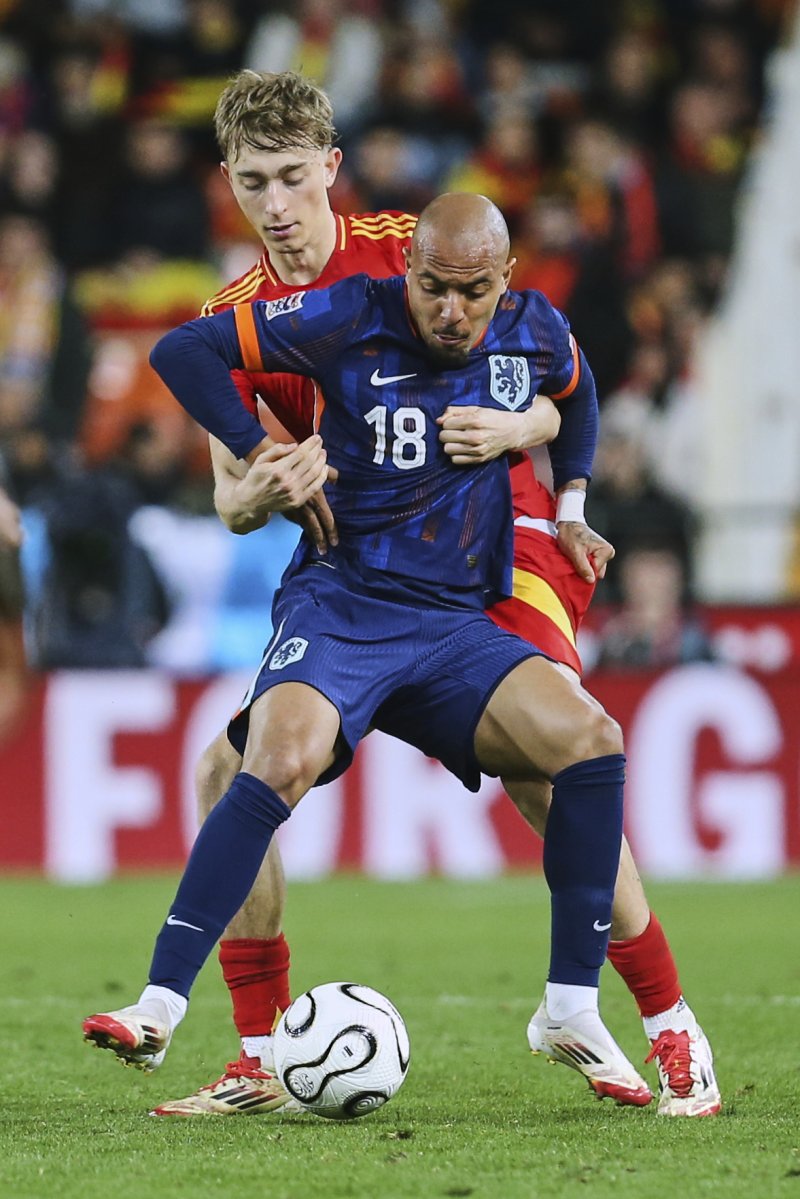 [발렌시아=AP/뉴시스]레알 마드리드 입단하는 하위선. 2025.03.23.