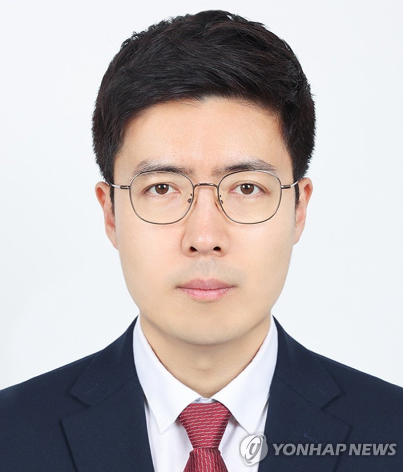 '기호 6번' 자유통일당 구주와, 대선 후보직 사퇴..오늘 입장 밝힌다