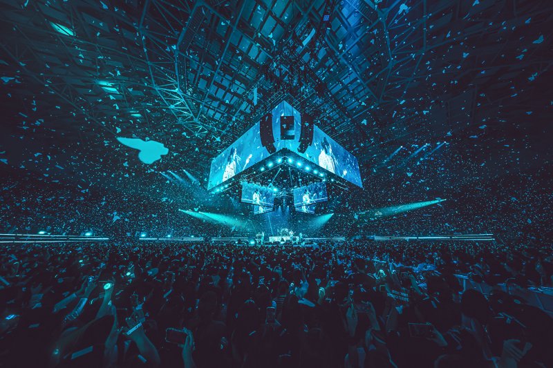 데이식스&middot;마이데이, 은하수 품은 韓 음악계에 가장 뜨거운 페이지