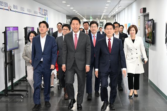 오세훈표 '디딤돌소득·서울런' 김문수·이준석과 전국화 논의