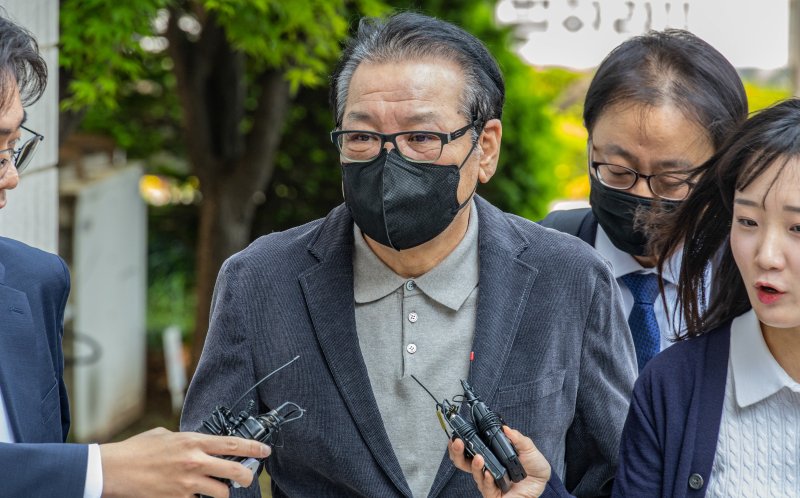 건진법사 받은 '김건희 선물' 샤넬 꾸러미였다…검찰, 청탁 추궁