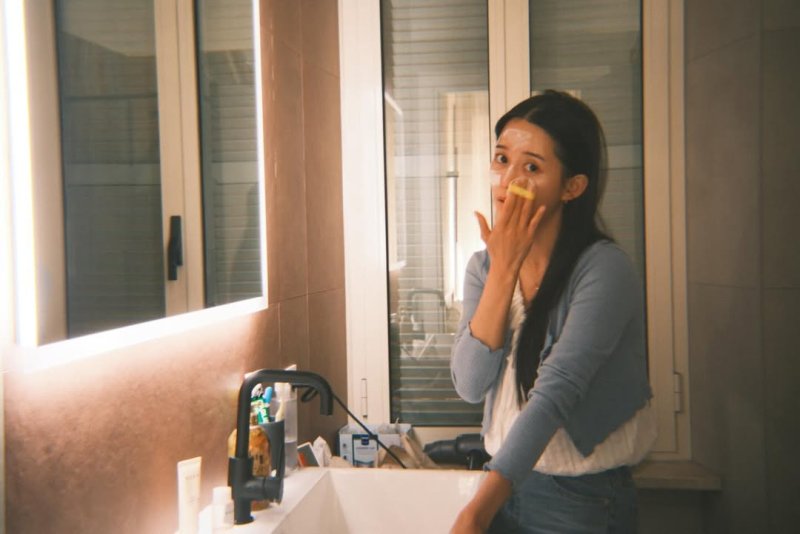 남보라, 신혼여행서 청순 미모…"남편의 시선"