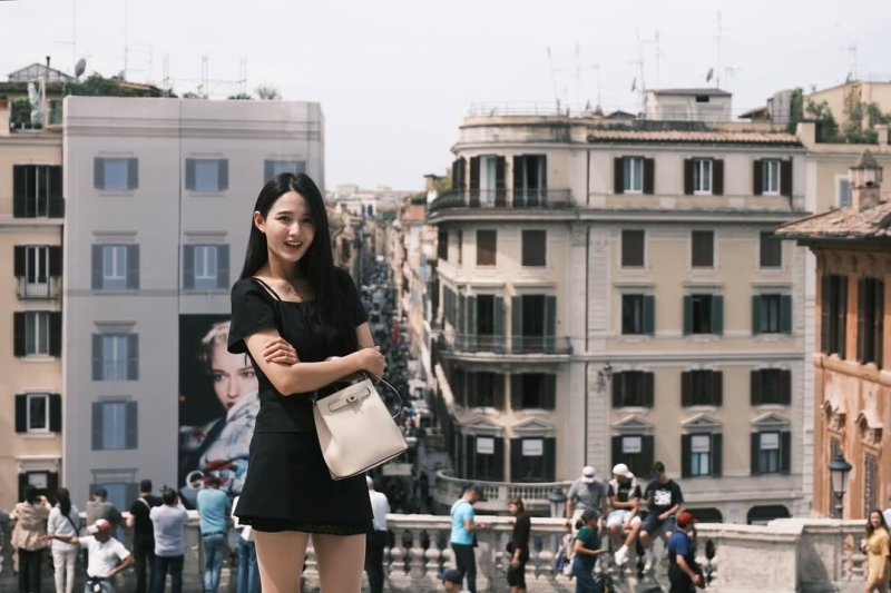 남보라, 신혼여행서 청순 미모…"남편의 시선"