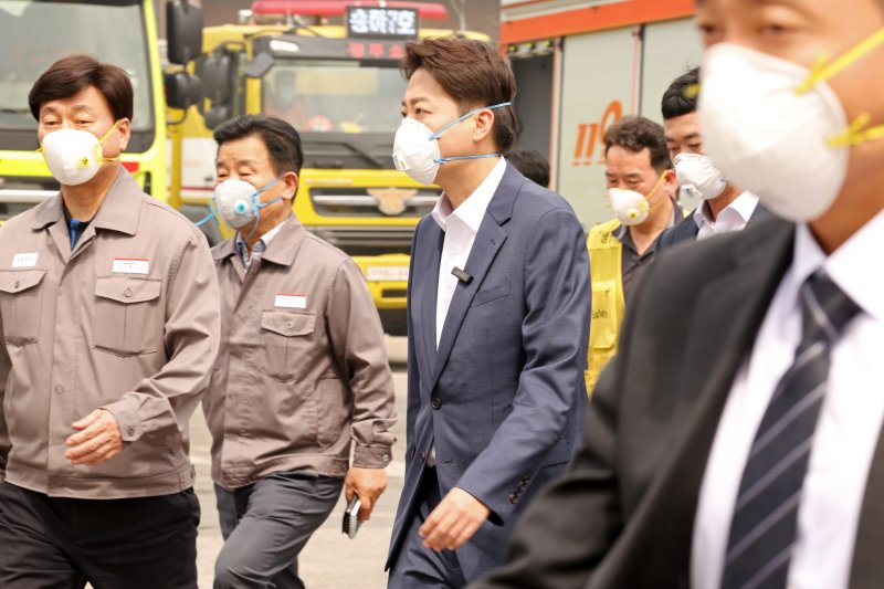이재명·김문수 이틀째 '수도권' 공략…이준석도 연이어 '광주' 행보