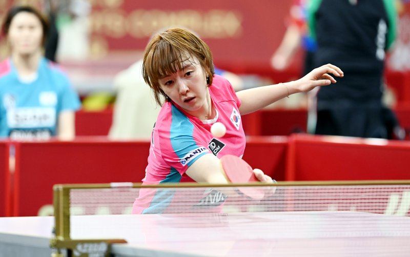 서효원이 17일(현지시간) 카타르 도하 카타르대학교 스포츠 콤플렉스에서 열린 2025 세계탁구선수권대회 개인단식 128강 CONSTANTINA PSIHOGIOS와 경기를 펼치고 있다. 2025.5.18/뉴스1 ⓒ News1 사진공동취재단