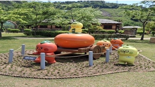 창원 단감테마공원 '다니' 캐릭터 조형물 (출처=연합뉴스)