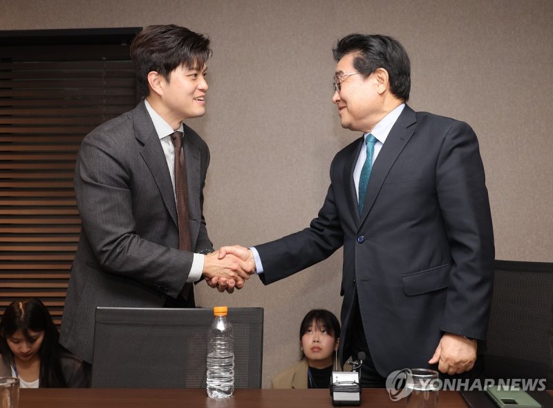 국민의힘 김용태 비대위원장-새미래민주당 전병헌 대표 회동 (출처=연합뉴스)