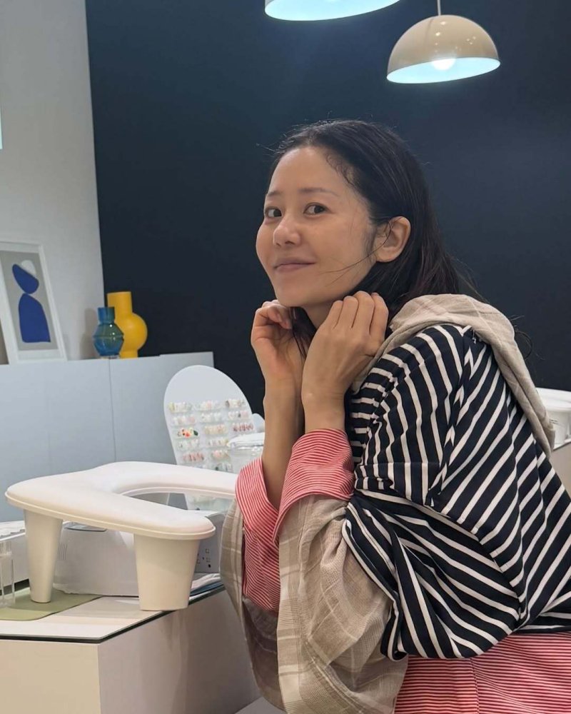 54세 고현정, 민낯으로 뽐낸 독보적 동안 미모 [N샷]