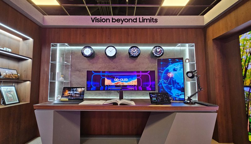 "더 얇고 빠르고 선명한 OLED" 삼성D 차세대 기술로 亞 홀린다