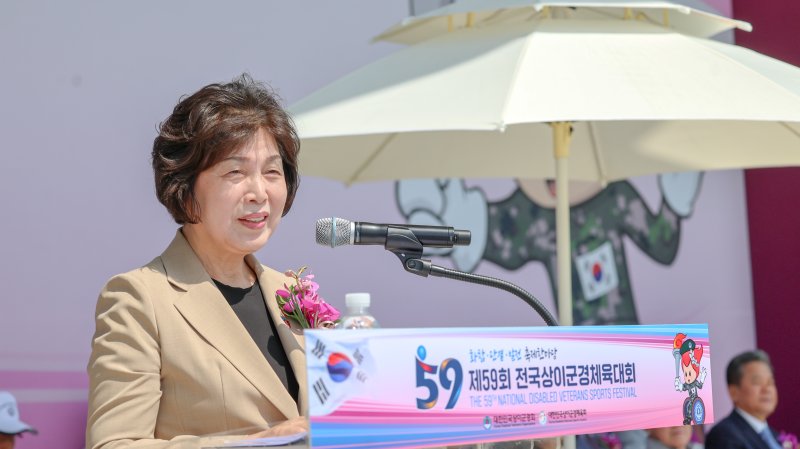 강정애 장관, 소방관 등 찾아 격려