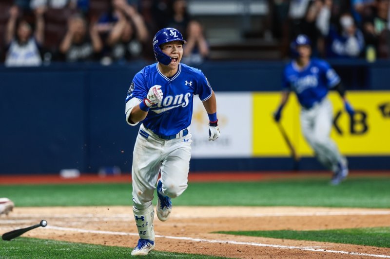 11회초 결승타를 때리는 삼성 김지찬 (출처=연합뉴스)